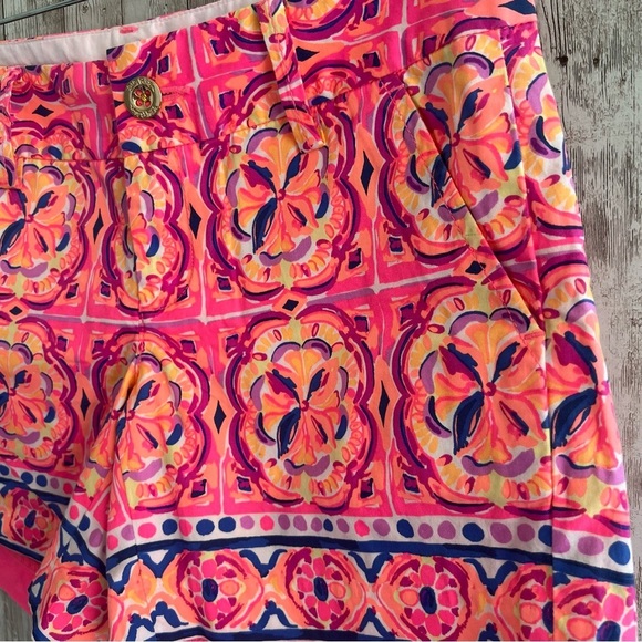 Lilly Pulitzer Callahan Pink Patterned Shorts 00 - Picture 3 of 4